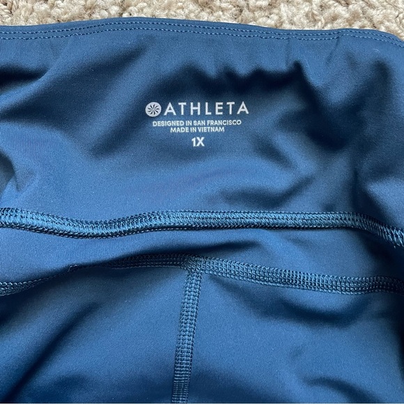 Athleta bundle of 2 leggings - size 1X - floral and tropical print 7/8 length - Picture 12 of 16